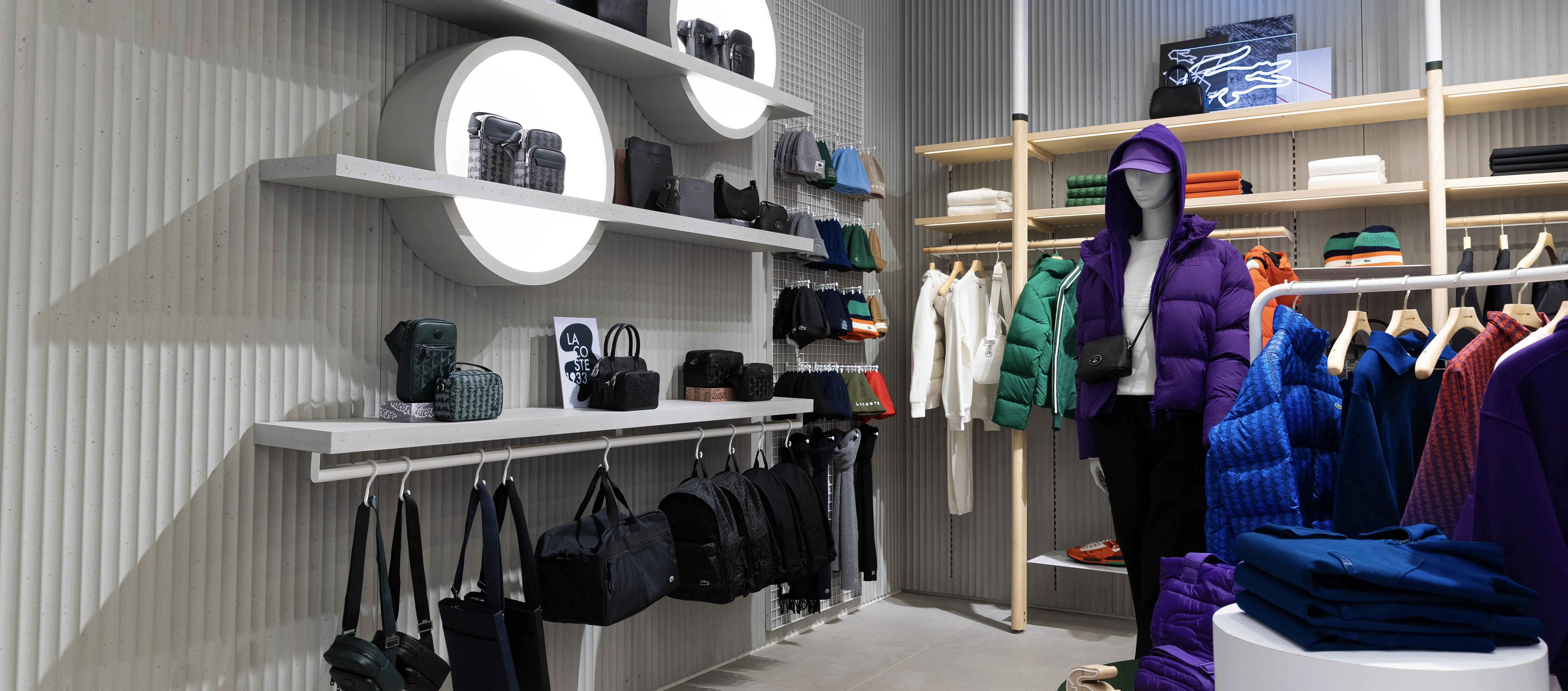 Lacoste в Esentai Mall 4