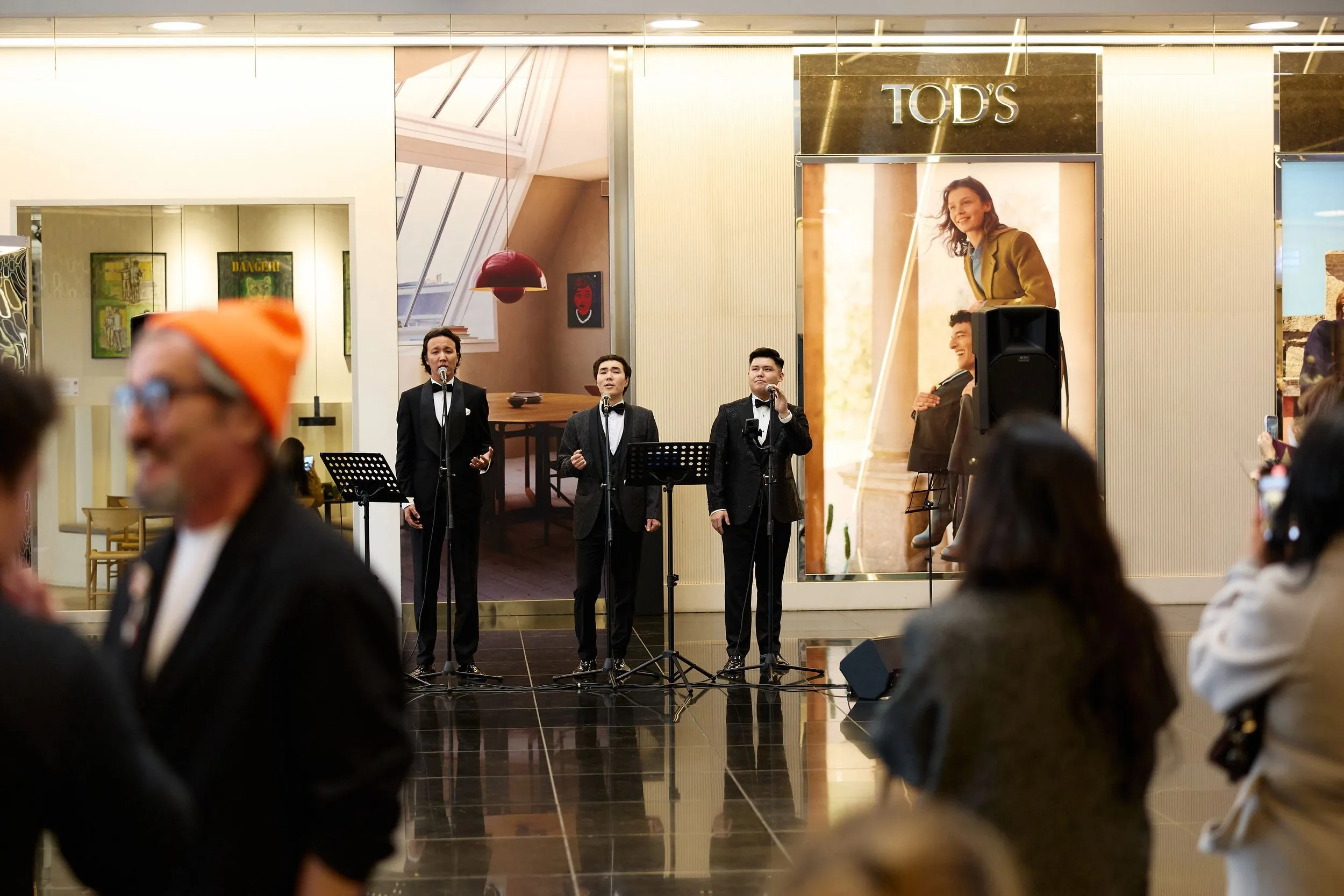 8 марта в Esentai Mall 4