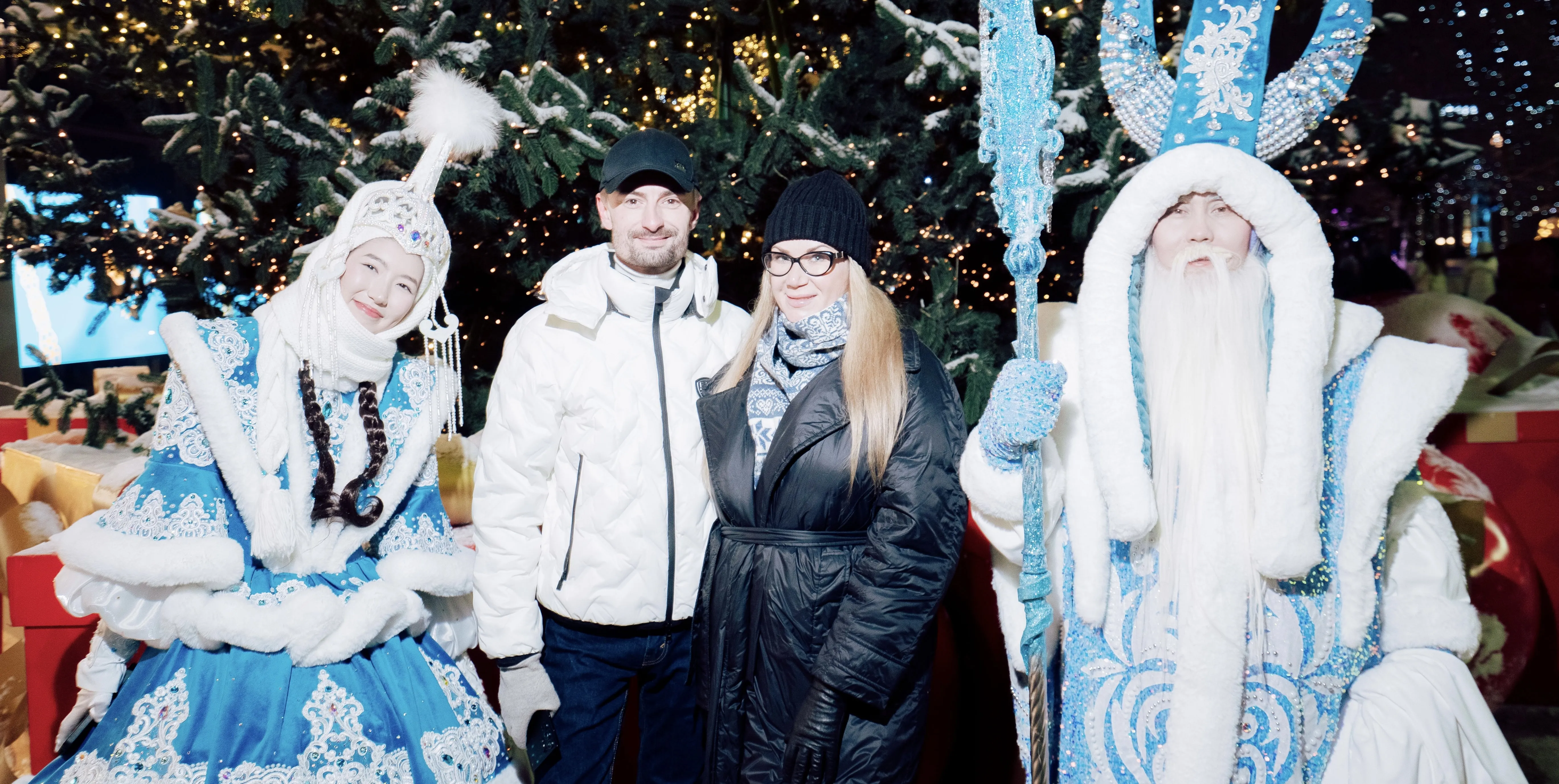 Открытие ледового катка на Esentai Square 6