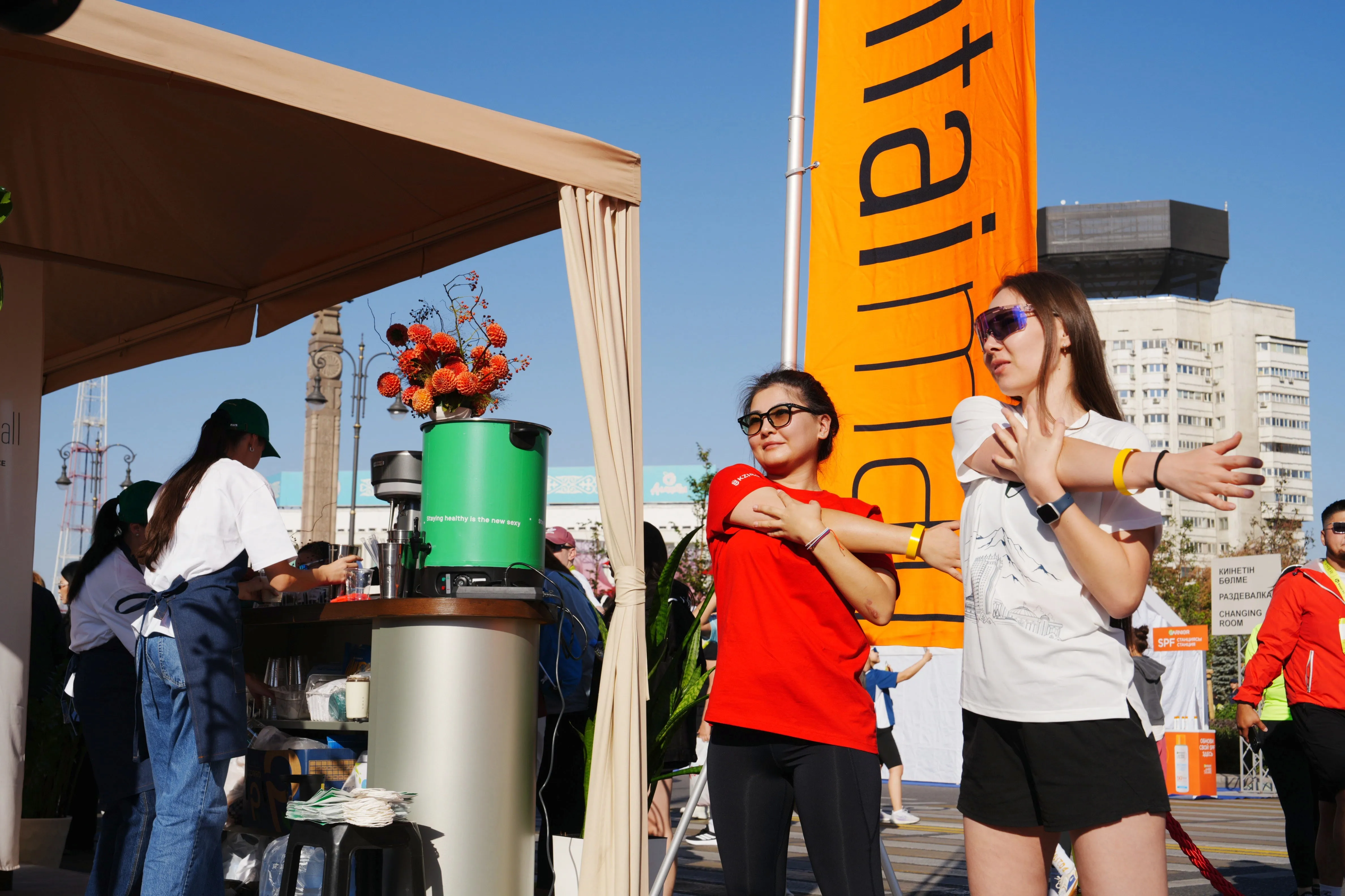 Esentai Mall на Almaty Marathon 6