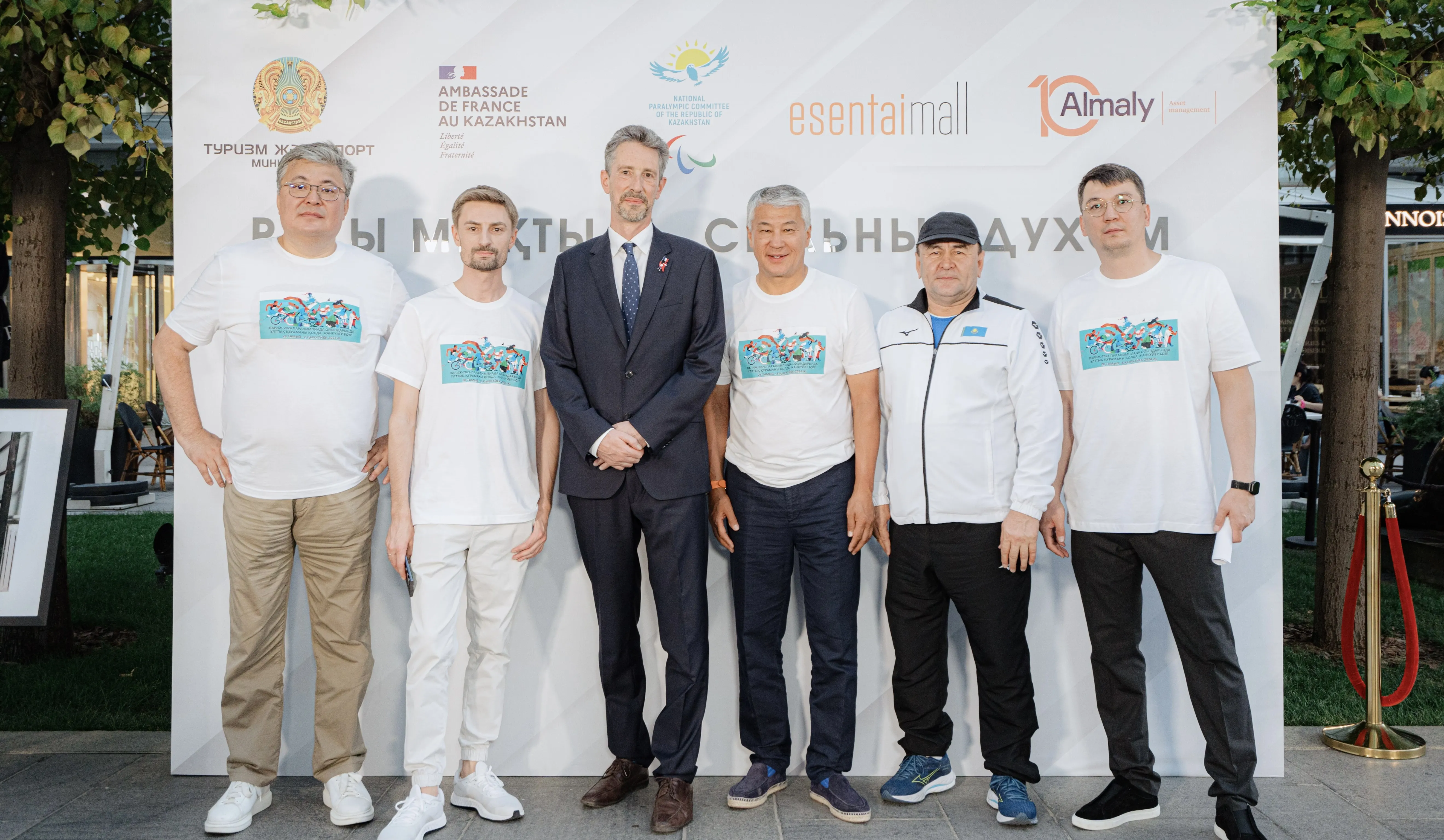 Открытие фотовыставки «Сильные духом» в Esentai Mall 9