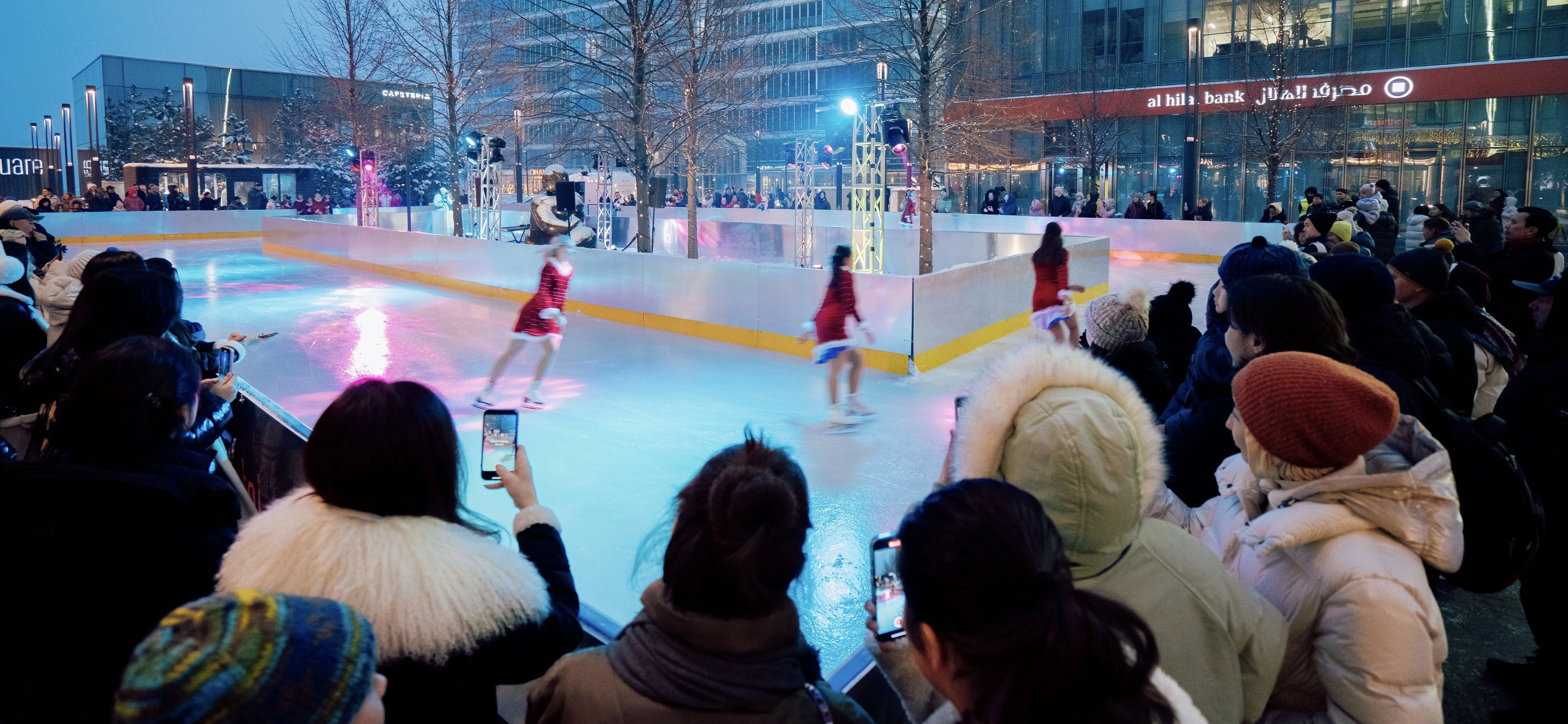 Открытие ледового катка на Esentai Square 1