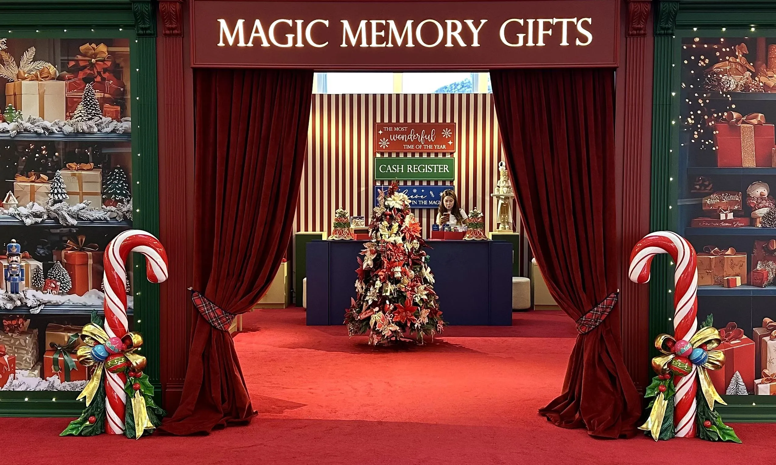 Новогодний pop-up в Esentai Mall
