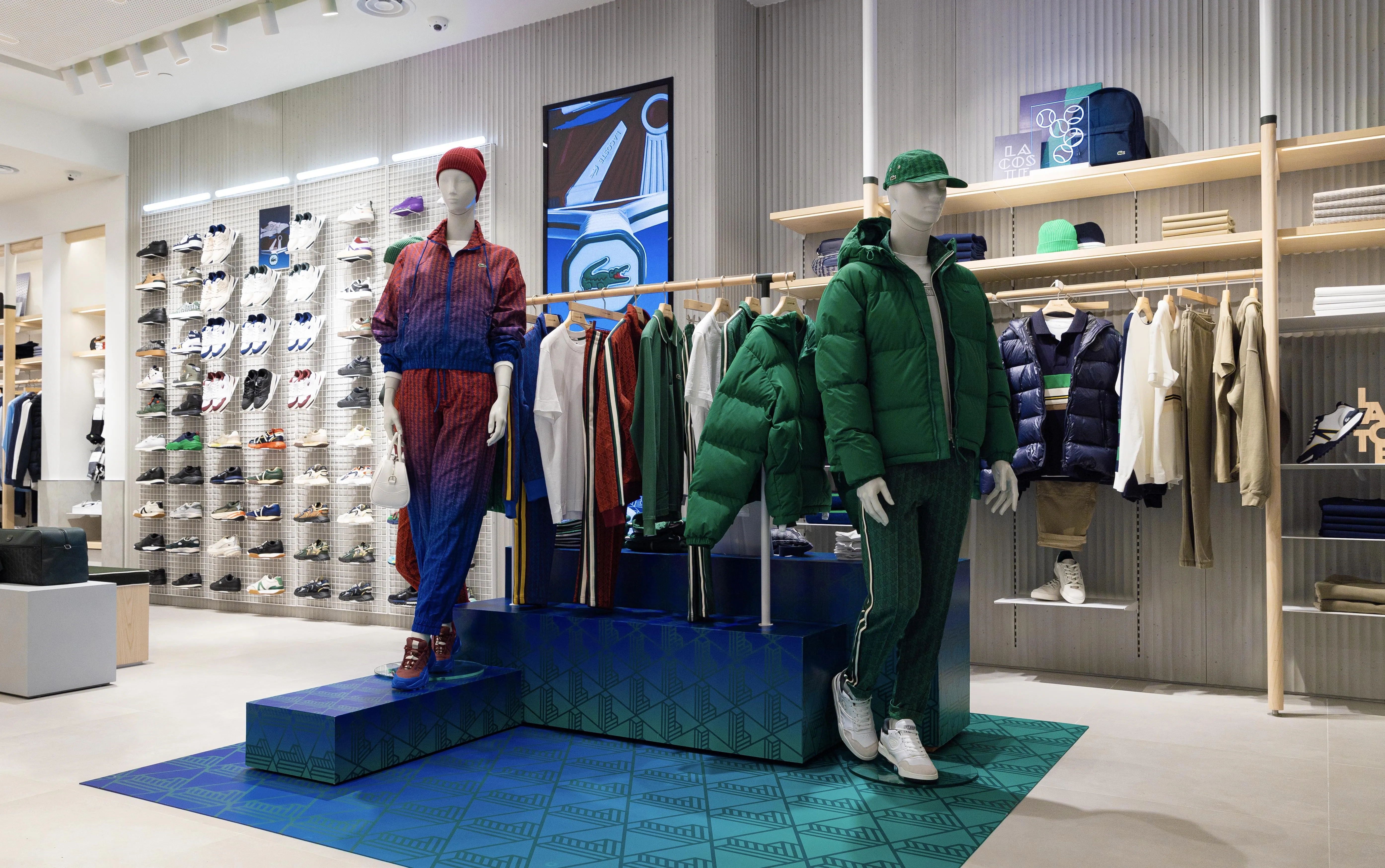Lacoste в Esentai Mall