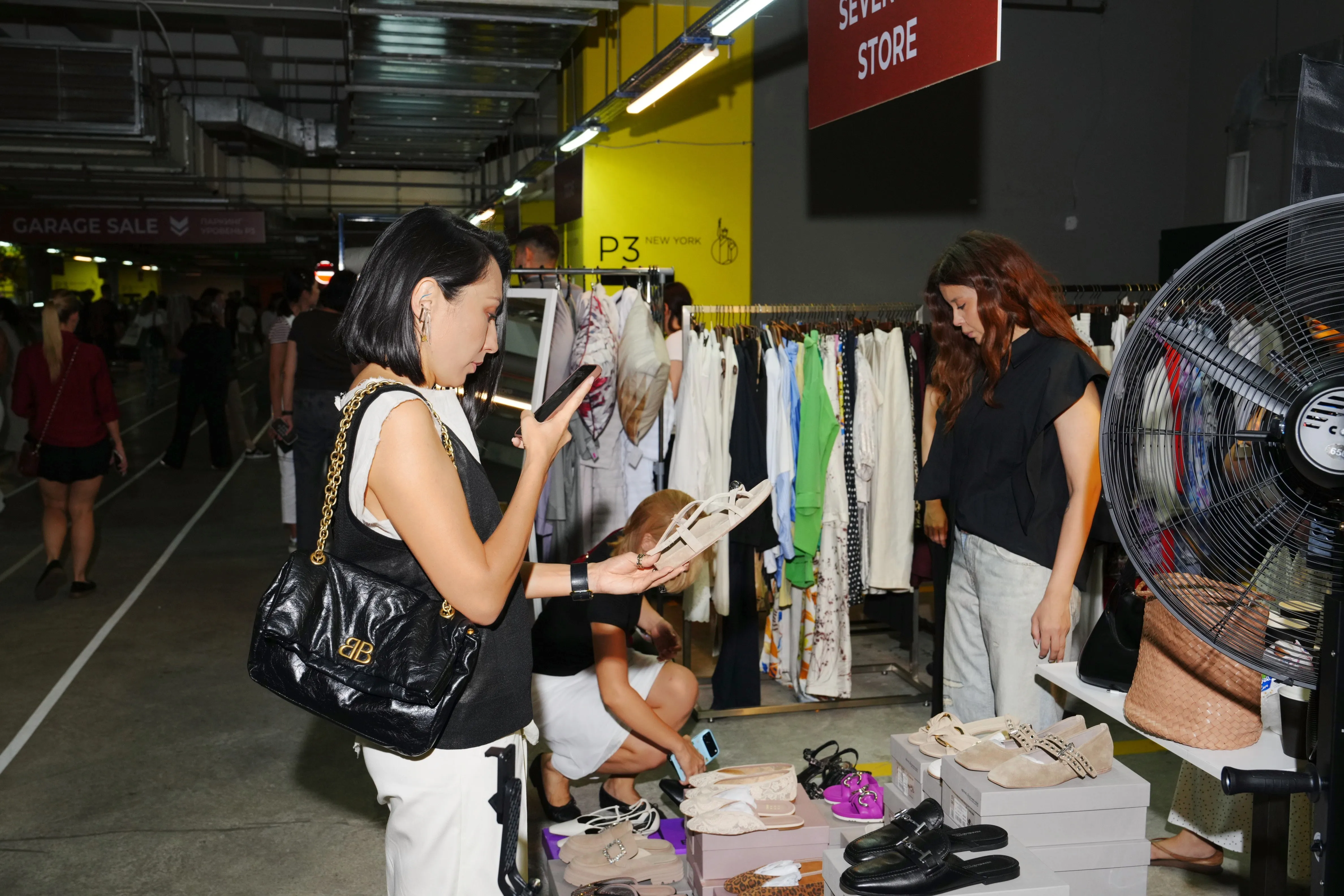 Летний Garage Sale в Esentai Mall 4