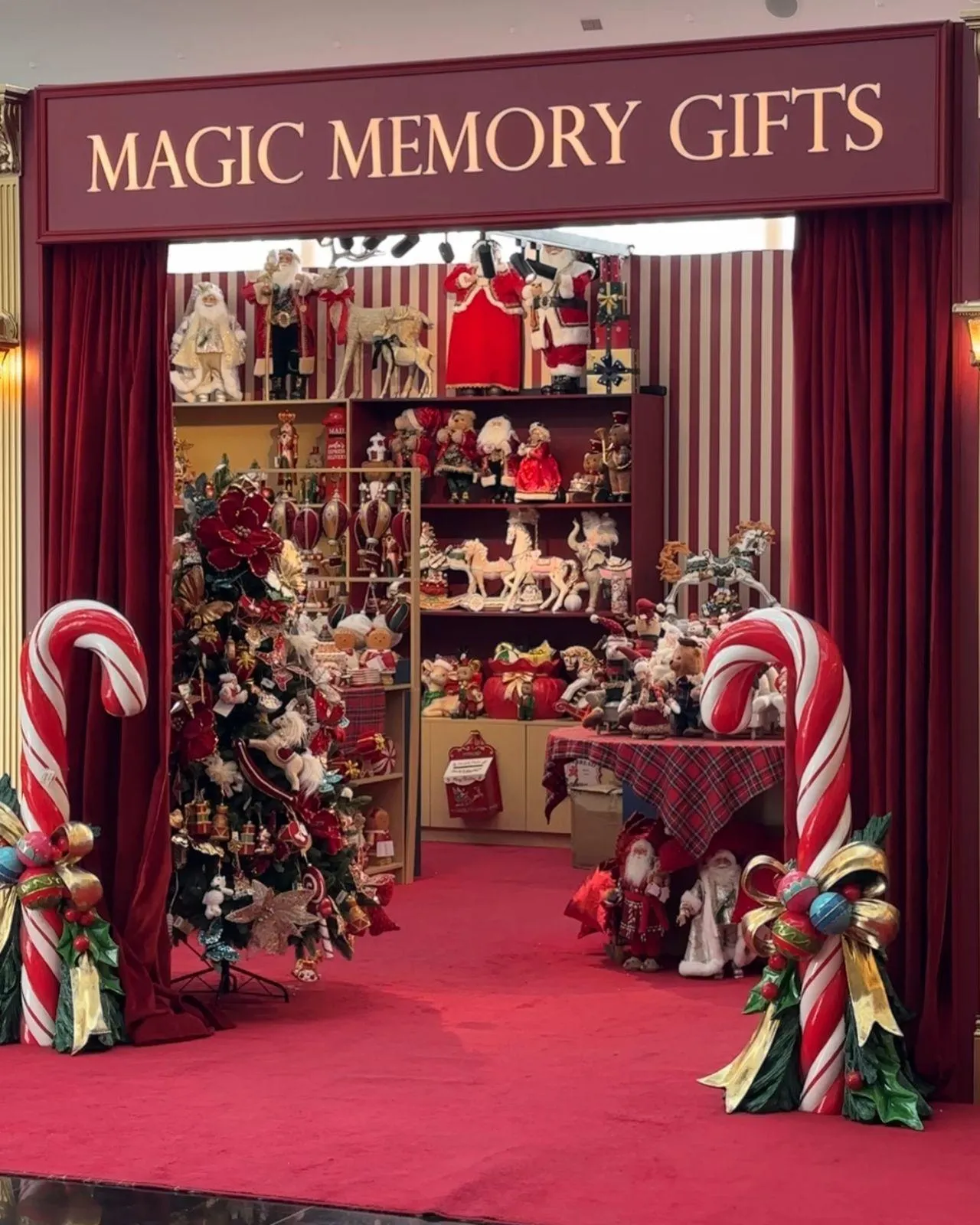 Новогодний pop-up в Esentai Mall