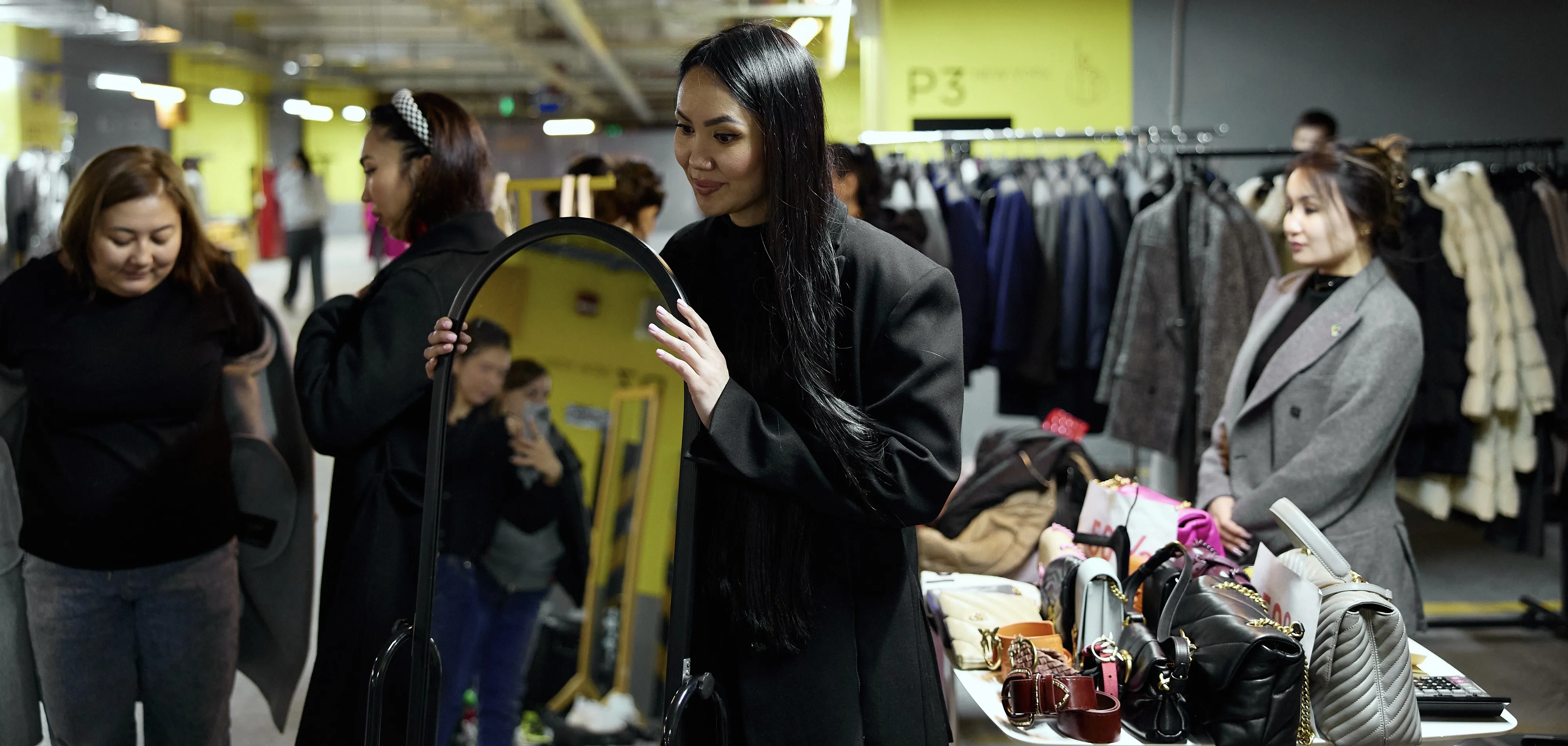 Garage Sale в Esentai Mall 7