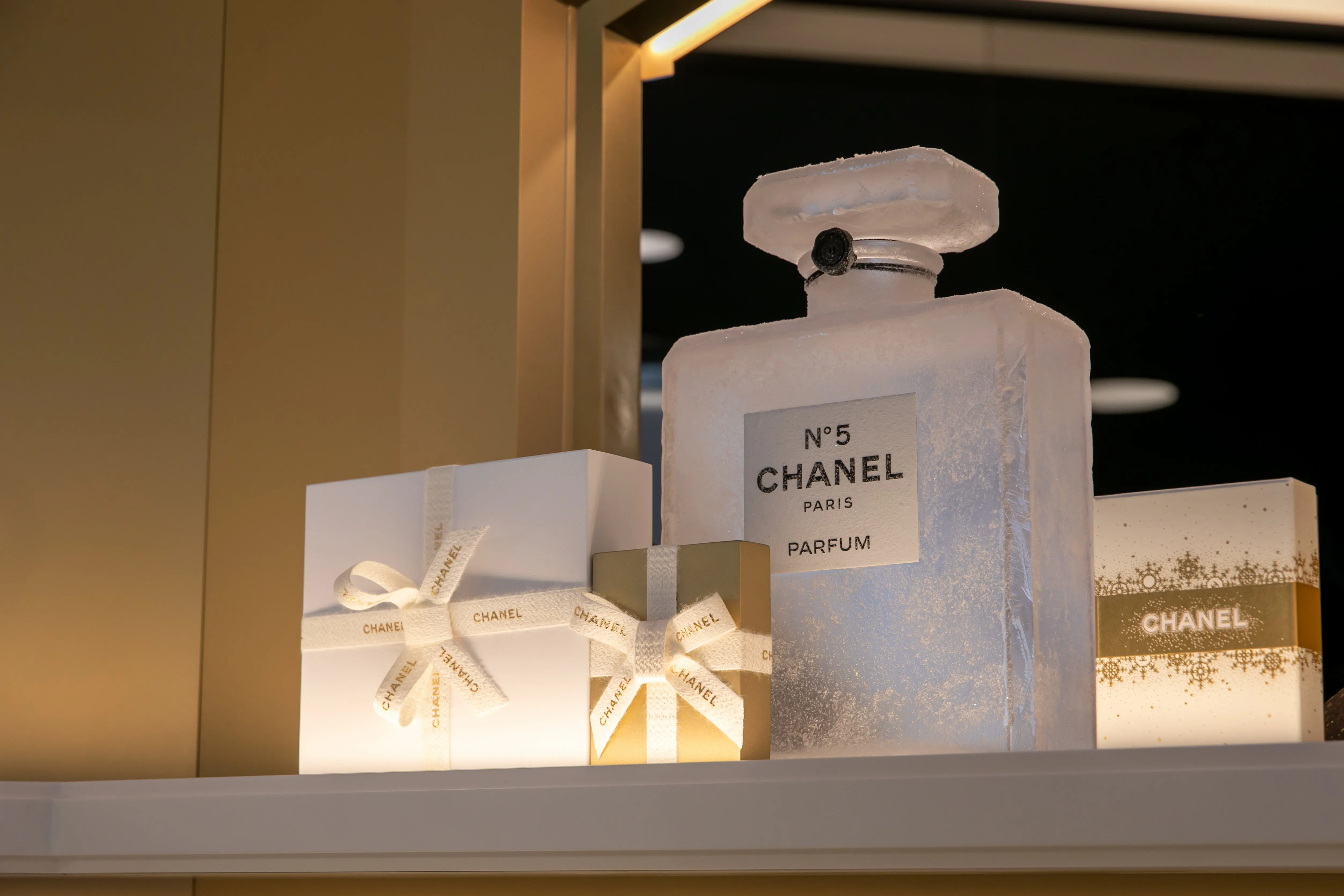 Новогоднее пространство Chanel 5